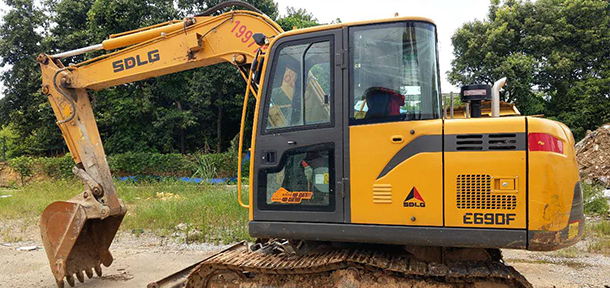 19年E690F