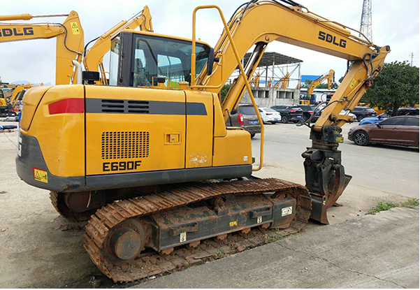 挖掘机配件厂商